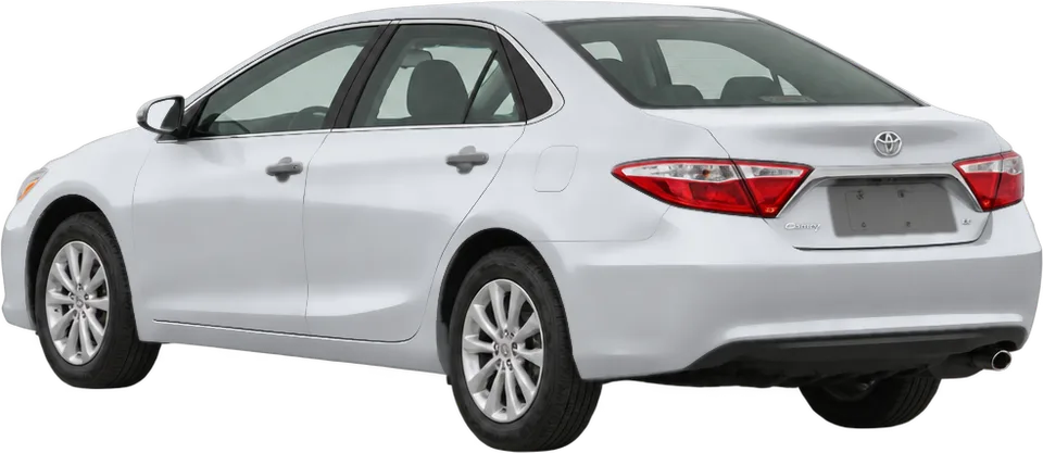 Toyota Camry 2017 rear three-quarter view