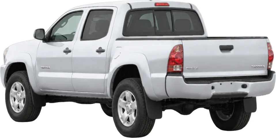 Toyota Tacoma 2015 rear three-quarter view